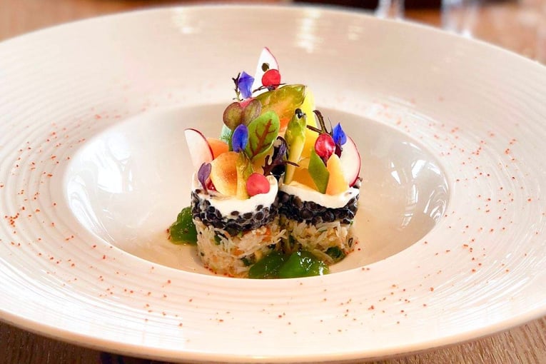 Hotel Koh-I Nor restaurant-hotel-koh-i-nor-le-diamant-noir-assiette-printaniere