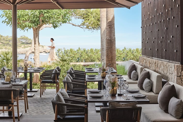 Ikos Porto Petro, Španělsko – Mallorca | Exclusive Tours Ikos Porto Petro_Anaya Restaurant_2405_Vol.2_2880x1778
