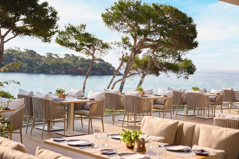 Ikos Porto Petro, Španělsko – Mallorca | Exclusive Tours Ikos Porto Petro_Oliva Restaurant_2520_Vol.3_2880x1819