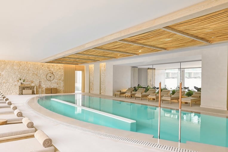 Ikos Porto Petro, Španělsko – Mallorca | Exclusive Tours Ikos Porto Petro_Spa Pool_3748_Vol.2_2048x985