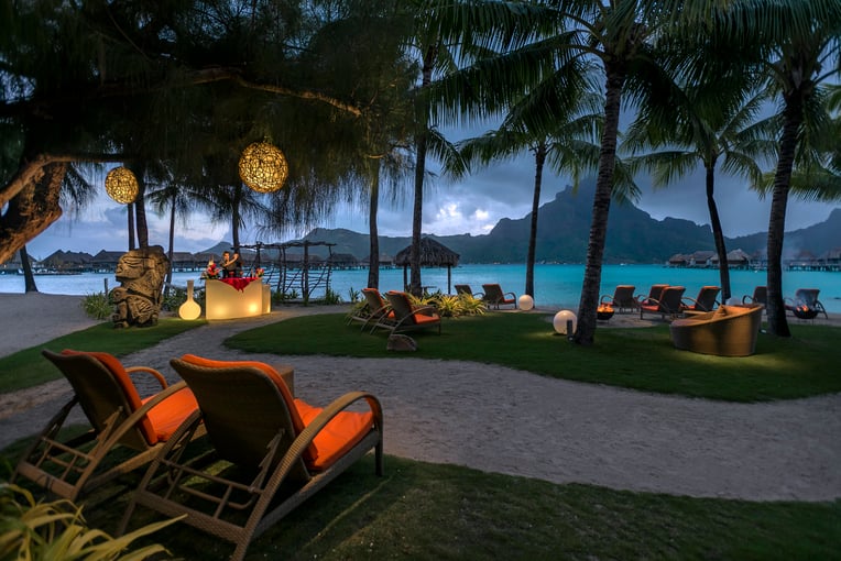 Intercontinental Bora Bora Resort 32446231298_2499d94325_k-1