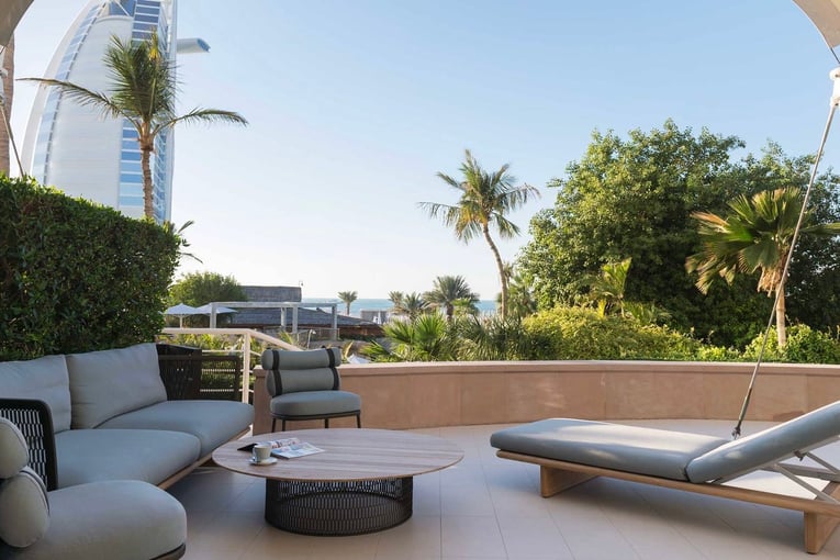 Jumeirah Beach Hotel 16-9-jumeirah-beach-hotel-family-garden-suite-terrace-2_landscape