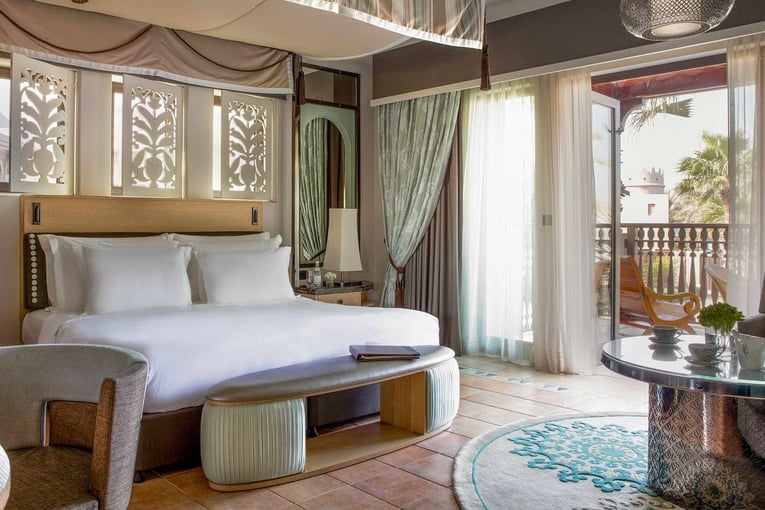 Jumeirah Dar Al Masyaf jumeirah-dar-al-masyaf-gulf-summerhouse-arabian-deluxe-bedroom_16-9_landscape