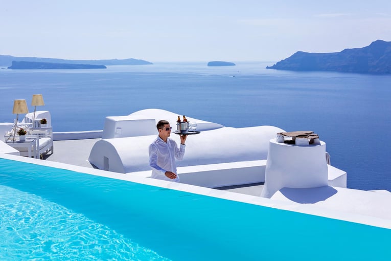 Katikies Santorini katikies-hotel-santorini-pool-bar_10