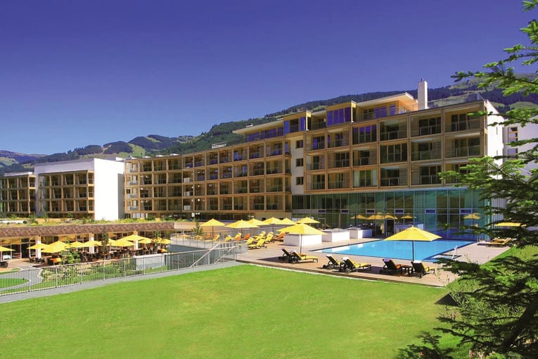 Kempinski Hotel Das Tirol webseite_inn1_facadesummer_l2