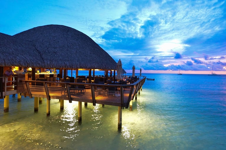 Kia Ora Resort & Spa Bar-tombee-nuit-1  2
