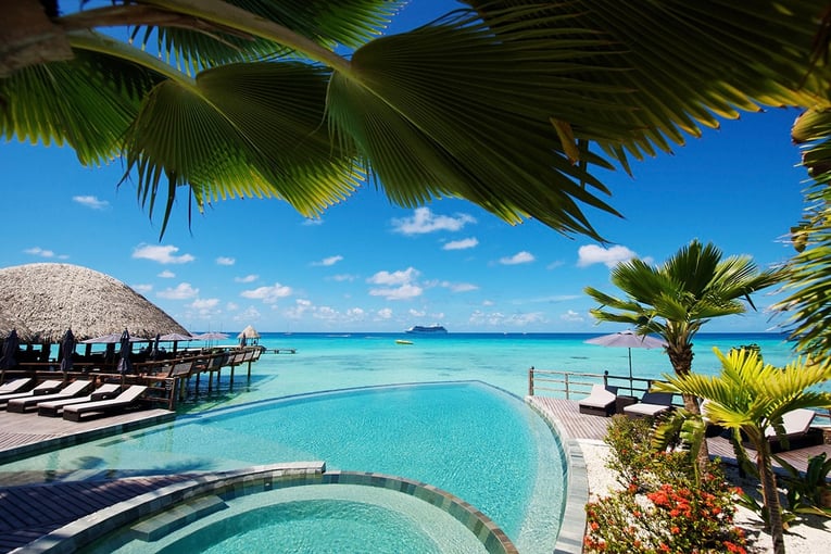 Kia Ora Resort & Spa Piscine-bar-lagon