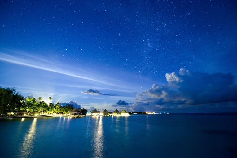 Kia Ora Resort & Spa Vue-hotel-depuis-lagon-tombee-soleil-1