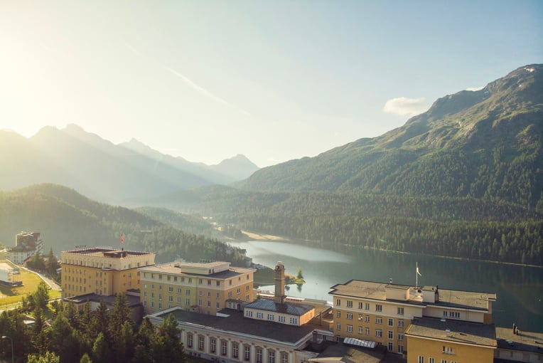 Kulm Hotel St. Moritz csm_1_Aussenansicht_Sommer__4__5f1f905454