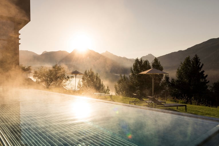 Kulm Hotel St. Moritz csm_4_Wellness_Outdoor_Pool__3__2e577e713c