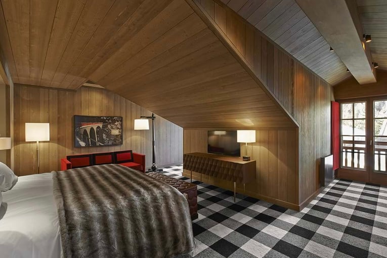 LApogée Courchevel lapogee-courchevel-penthouse-master-bedroom