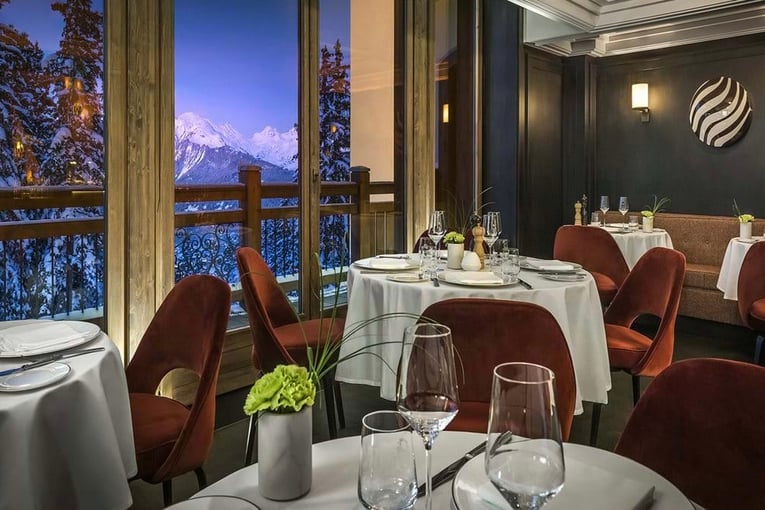 LApogée Courchevel lapogee-courchevel-restaurant-le-comptoir-de-lapogee-1