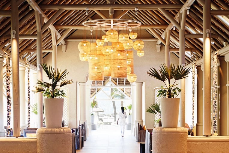 LUX* Belle Mare  lbm_lobby_m_read_1