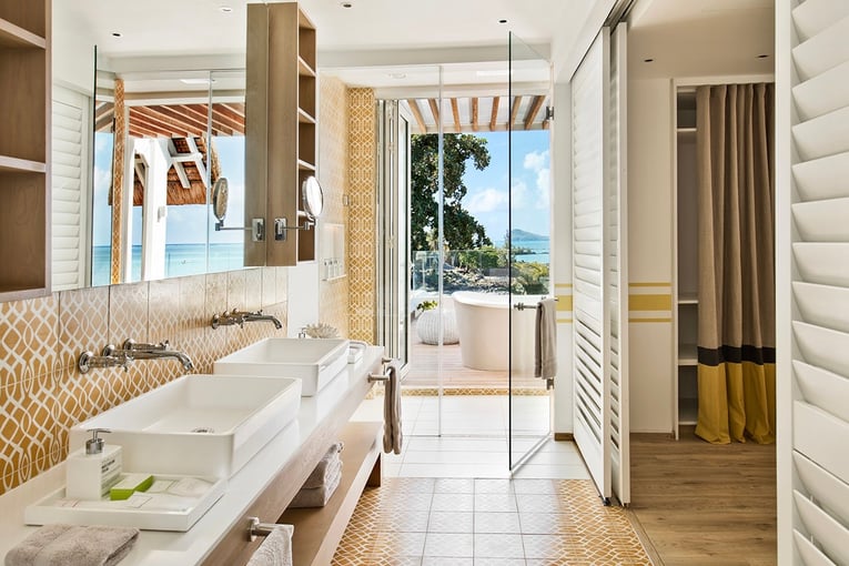 LUX* Grand Gaube romantic-junior-suite_bathroom_lgg
