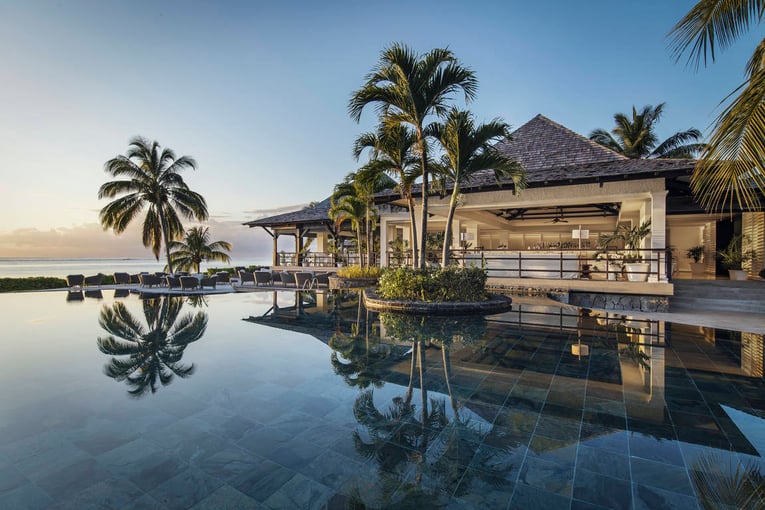 LUX* Le Morne llm_the-terrace-bar_10