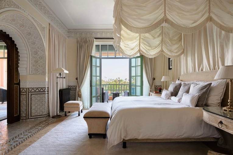 La Mamounia Marrakech, Marrakech – Maroko | Exclusive Tours suites-d-exceptions-suite-la-baldaquin-chambre-08-