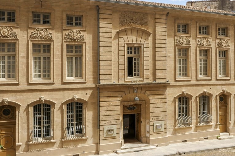La Mirande, Francie – Avignon | Exclusive Tours 1433899