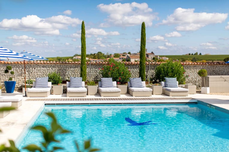 Le Logis, Francie – Cognac | Exclusive Tours GreyGooseLeLogispiscine-scaled