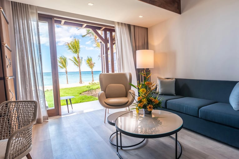 Le Meridien Ile Maurice mrumd-beachfront-guestroom-2417-hor-wide