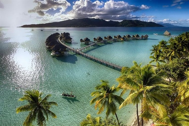 Le Tahaa   le-taha-a-island-resort-spa-aerial-view