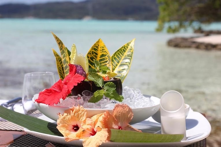 Le Tahaa le-taha-a-island-resort-spa-la-plage-restaurant