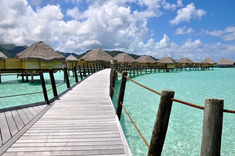 Le Tahaa le-taha-a-island-resort-spa-overwater-suites 