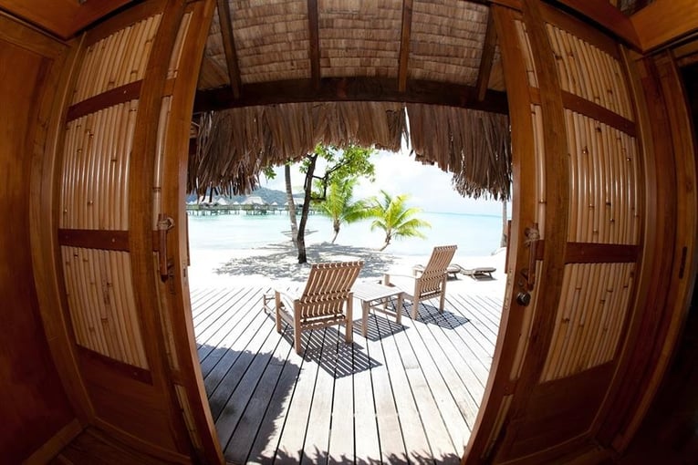 Le Tahaa le-taha-a-island-resort-spa-pool-beach-villa  