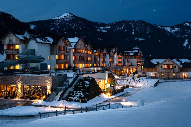 Leading Family Hotel & Resort Dachsteinkönig | Exclusive Tours hotelansicht4-winter-_danielajakob_