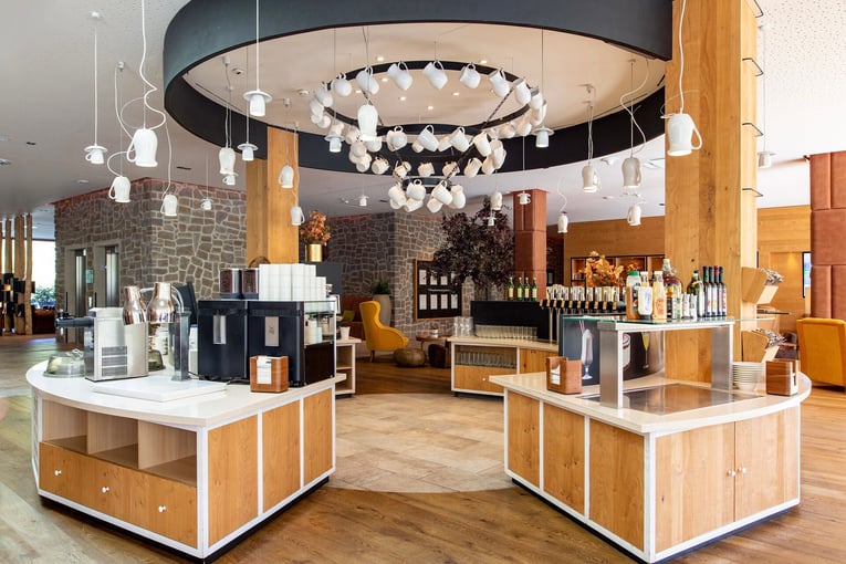 Leading Family Hotel & Resort Dachsteinkönig | Exclusive Tours restaurant-nachmittagsbueffet2-_danielajakob_
