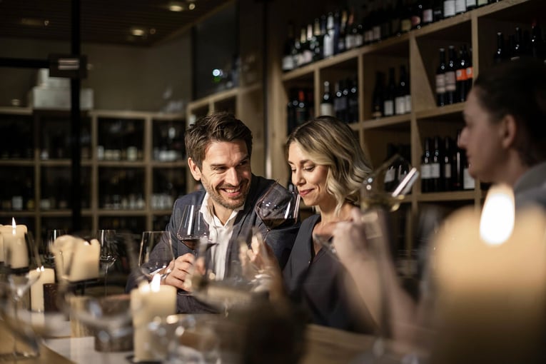 Leading Family Hotel & Resort Dachsteinkönig | Exclusive Tours vinothek3-_danielajakob_
