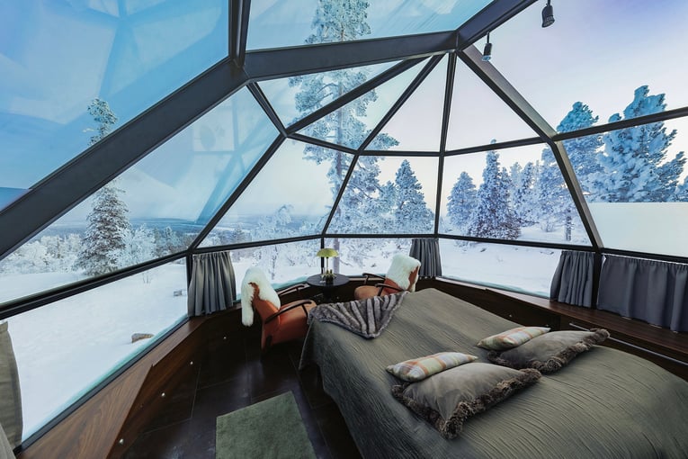 Levin Iglut, Finsko – Laponsko Winter-2019_Glass_igloo_interior_during_daytime_04_web