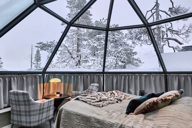Levin Iglut, Finsko – Laponsko Winter-2020-01-30_Superior-Glass-Igloo_Interior_NR16-487_800x800px