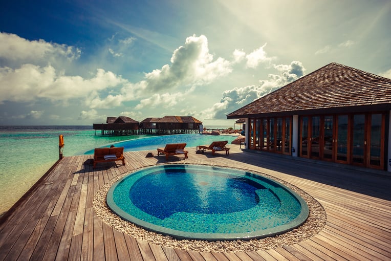 Lily Beach Resort & Spa Aqua Bar02 (1)