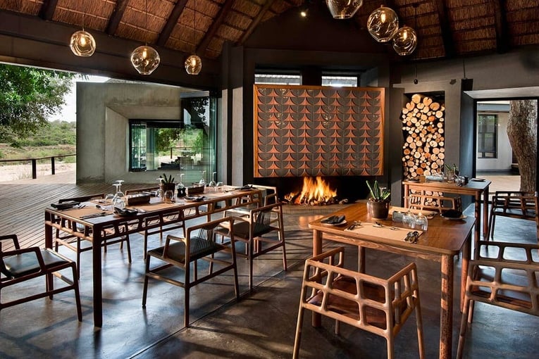 Lion Sands Ivory Lodge | Exclusive Tours sabi-sands-lion-sands-ivory-lodge-dining-area