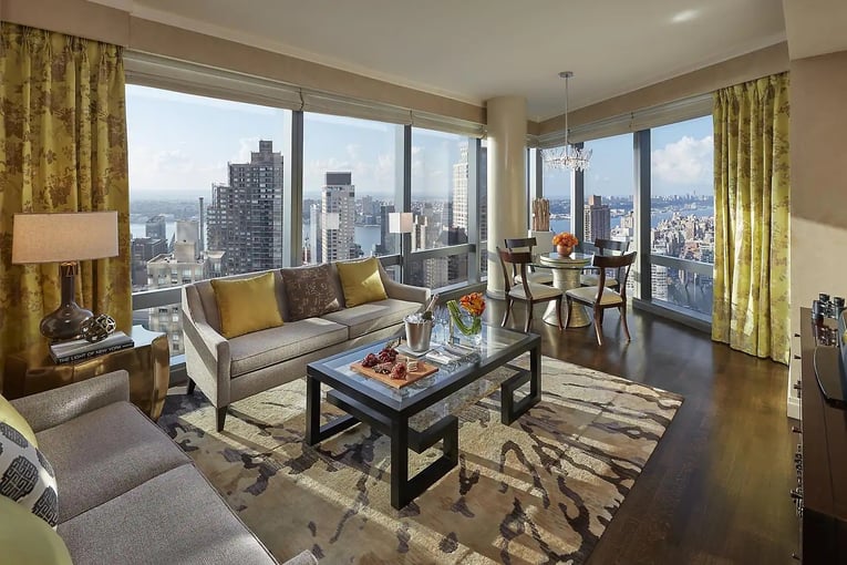 Mandarin Oriental New York new-york-2017-suite-skyline-living-room