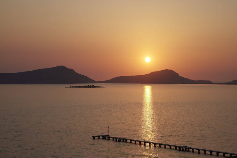 Mandarin Oriental, Costa Navarino costa-navarino-sunset