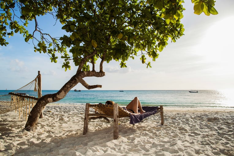 Manta resort Pemba beach_sunbed-pemba-island-scaled
