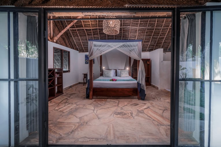 Manta resort Pemba standardgarden_indoorfront_s-scaled
