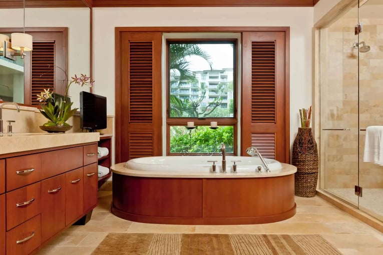 Montage Kapalua Bay 1920-x-1200-Grand-Bath.jpg