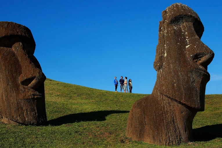 Nayara Hangaroa Ara-Moai-1