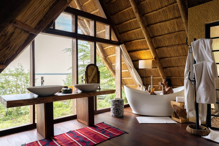 Nile Safari Lodge, Uganda – Murchison Falls National Park | Exclusive Tours Deluxe-Banda-Amenities-scaled