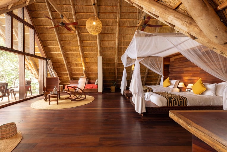 Nile Safari Lodge, Uganda – Murchison Falls National Park | Exclusive Tours Deluxe-Banda-Interior-scaled