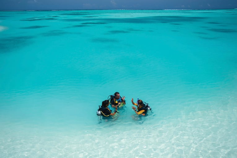 OZEN LIFE MAADHOO - Diving 1