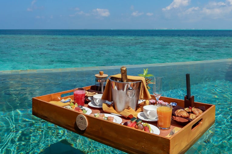 OZEN RESERVE BOLIFUSHI - Floating Breakfast 2