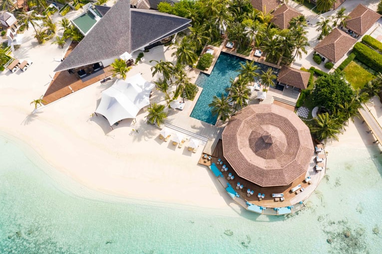 OZEN RESERVE BOLIFUSHI - Main Pool Aerial 4