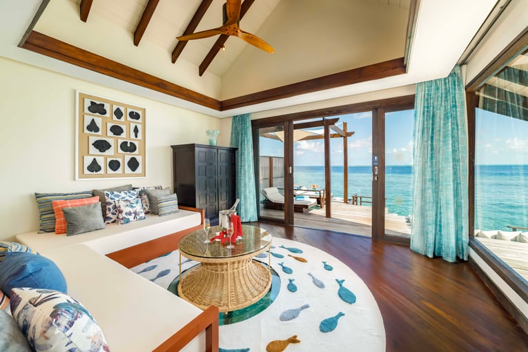 OZEN RESERVE BOLIFUSHI - Ocean Pool Suite - Living Room