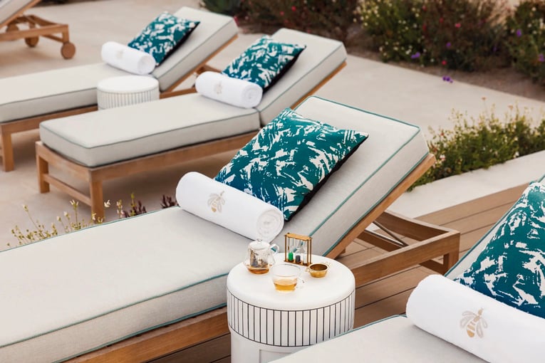 One&Only Aesthesis, Řecko – Glyfada | Exclusive Tours 240305_OOAA_P3_Wellness_Spa_Lounger_Detail-3226_MASTER