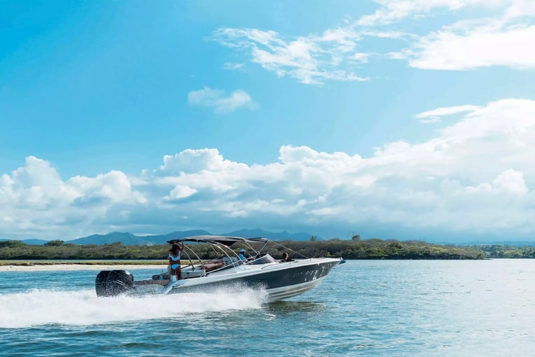 One&Only Le Saint Géran, Mauricius – Belle Mare | Exclusive Tours oolsg-lifestyle-speed-boat-1