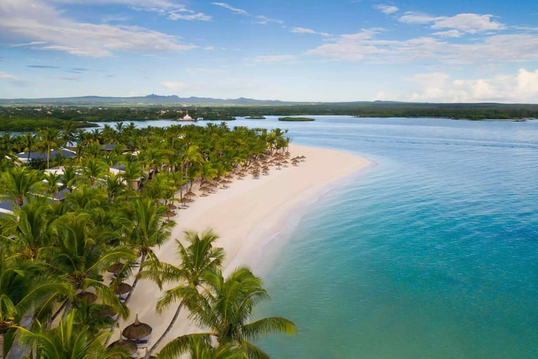 One&Only Le Saint Géran, Mauricius – Belle Mare | Exclusive Tours oolsg-resort-beach-aerial-view-5