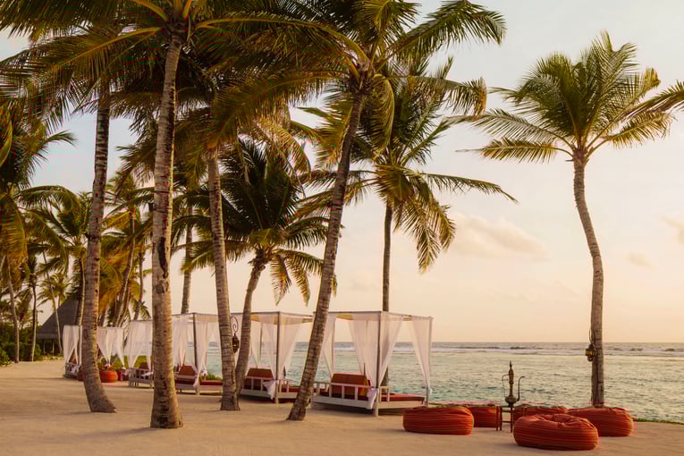 One&Only Reethi Rah OO_RR_FB_Fangitha_CabanasTwilight_1872_LS_MASTER